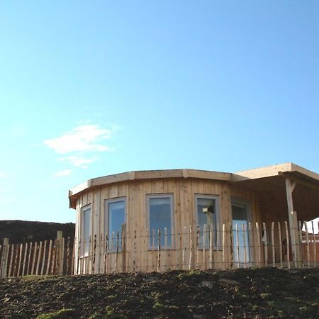 Skye Cabins Skeabost Екстер'єр фото