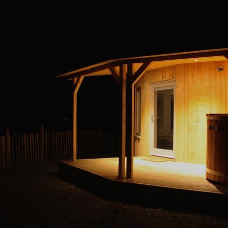 Skye Cabins Skeabost Екстер'єр фото