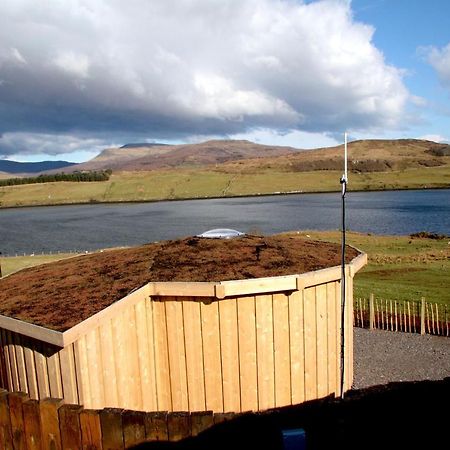Skye Cabins Skeabost Екстер'єр фото