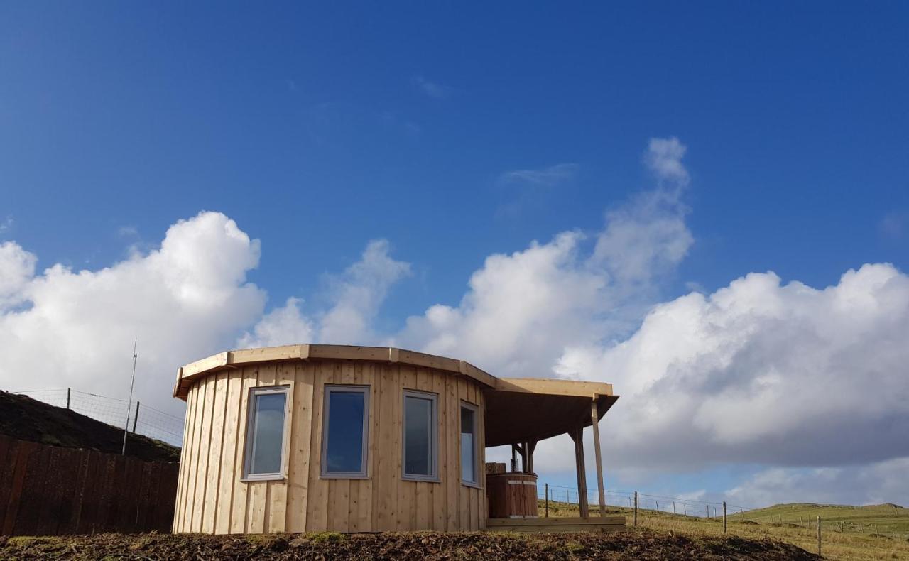 Skye Cabins Skeabost Екстер'єр фото