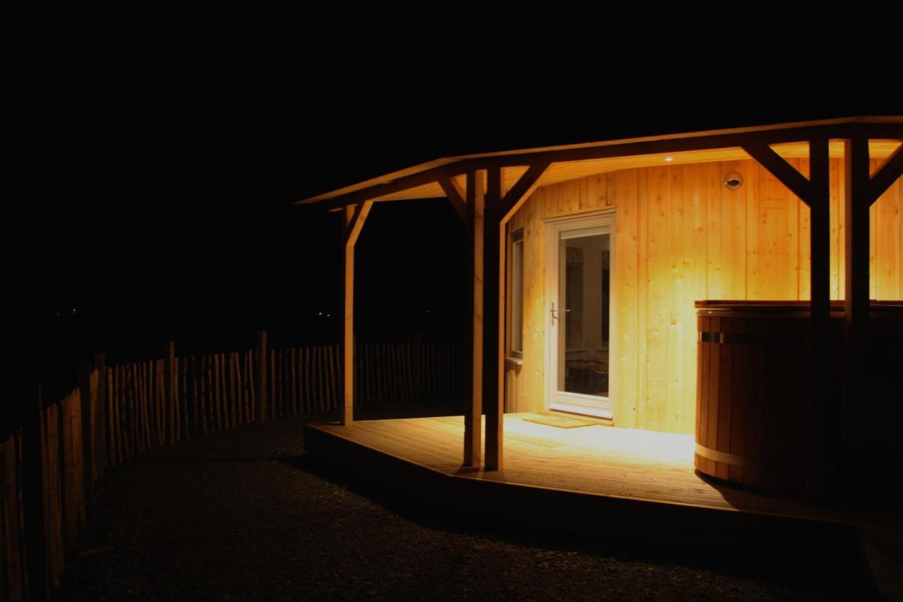 Skye Cabins Skeabost Екстер'єр фото
