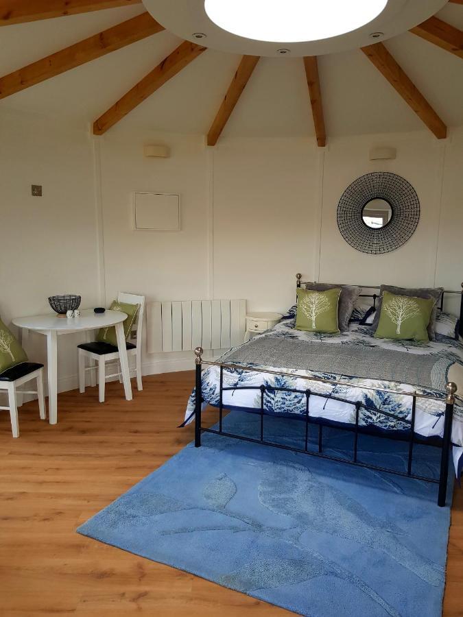 Skye Cabins Skeabost Екстер'єр фото