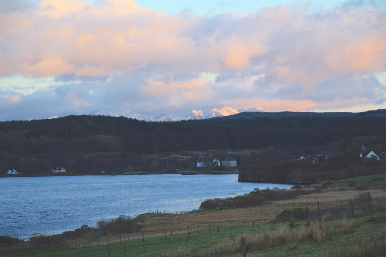Skye Cabins Skeabost Екстер'єр фото